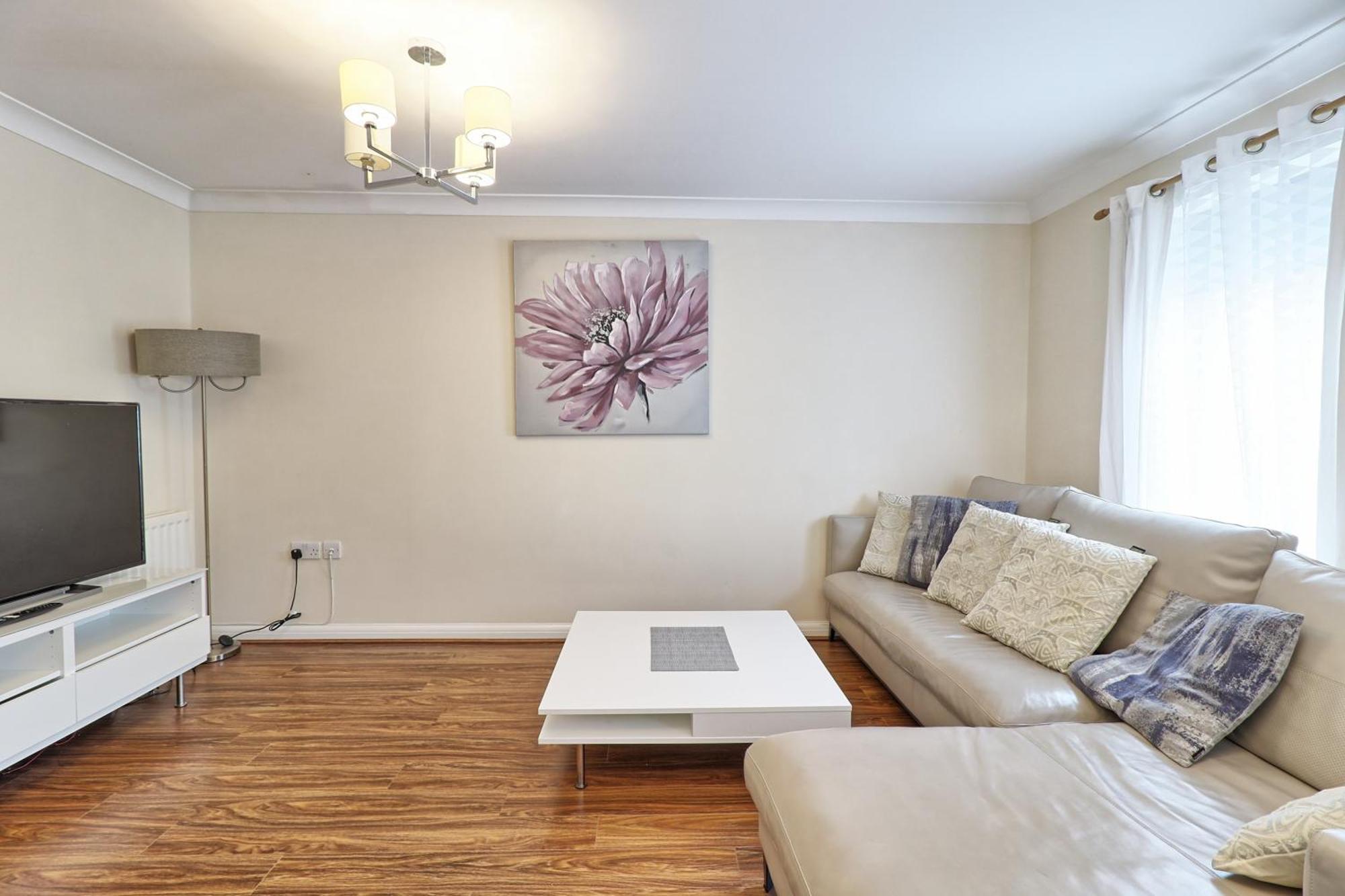 By Buildersbeds - Paignton House 4 Bedrooms Harold Wood ภายนอก รูปภาพ